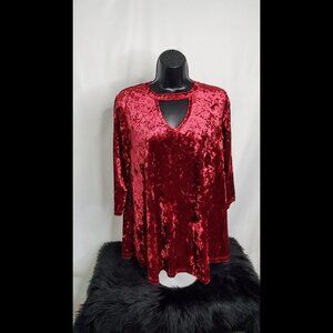 Bobeau 3/4 Sleeve Crushed Velvet Keyhole Front Flowy Top Size S